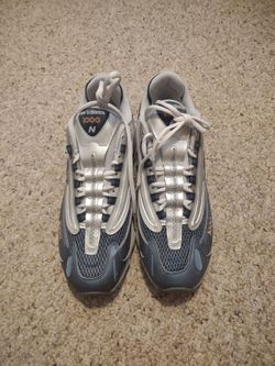 New Balance 1000 Sneakers Men's M1000P Vintage Indigo / Light Silver Metallic (I have a size 10 and 10.5 in Men's). TOTALLY NEW AND UNUSED, JUST NO BO