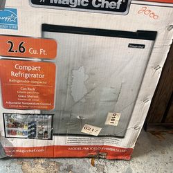 Compact Refrigerator 