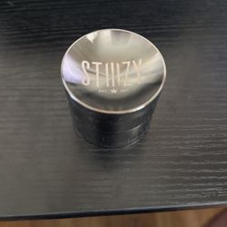 Four Piece Metal Herb Grinder ( 4 Piece ) - Stiiizy Brand