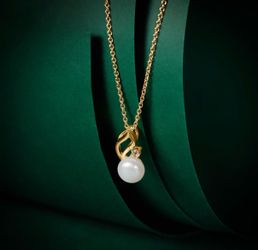 Doting Dews- Isla Pendant