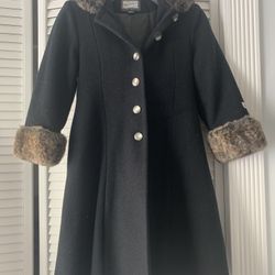 CHILD’S 100% WOOL COAT SIZE 8