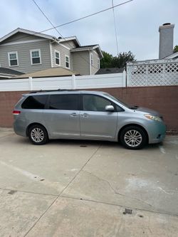 2011 Toyota Sienna
