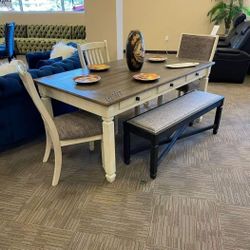 6-Piece (Table+4 Side Chairs+Bench)SPECIAL] Bolanburg Antique White-Oak Dining Room Set