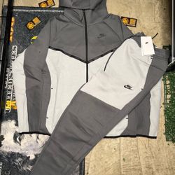 Nike Tech Set