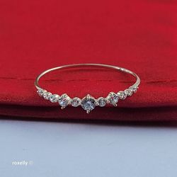 14K Yellow Gold Tiara Cubic Zirconia Dainty Ring Size 8 - Solid Gold!/ Anillo de Oro con Diamantes Genuinos! 👌🎁Post Tags: Anillo de Oro