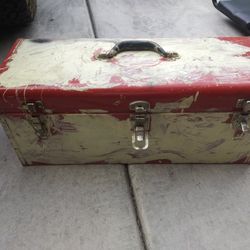 TOOL BOX. 24"×10"×10"