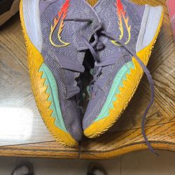 Kyrie 7 Size 6.5
