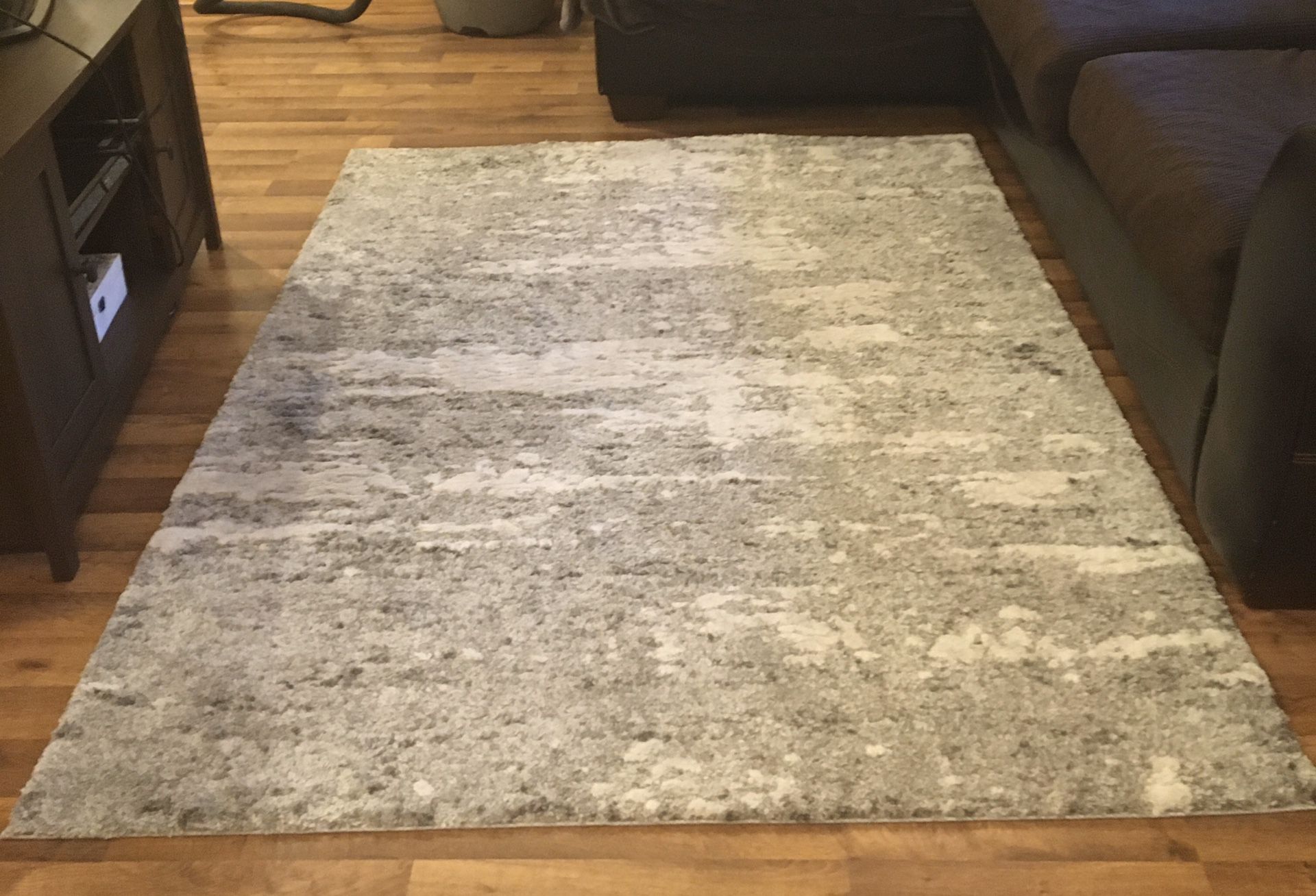 Modern area rug 5x7