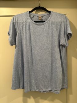 H&M light blue T-shirt