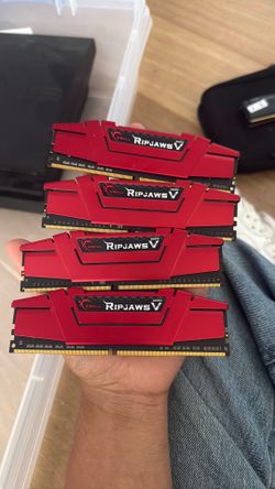 32GB of RIPJAW RAM DDR4