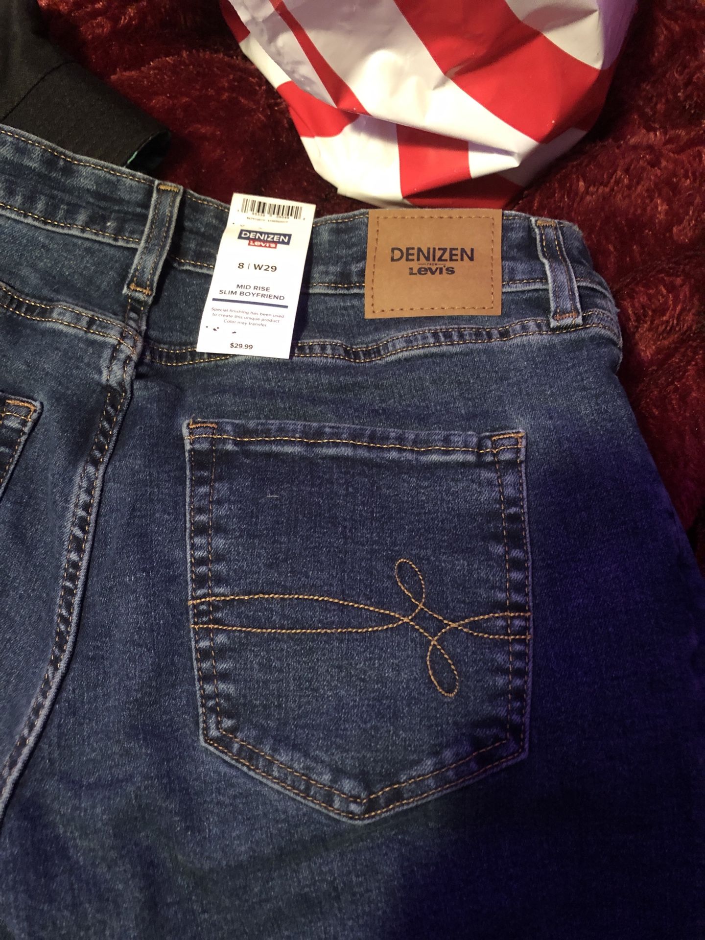 Denizen levi’s mid rise boyfriend jeans