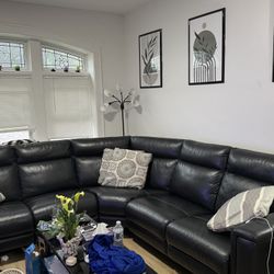 Leather Sectional W/ oversize Ottoman