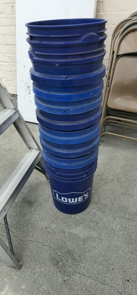 11 Lowe's Buckets