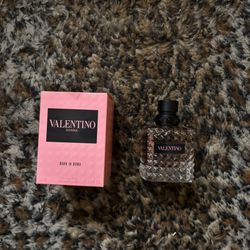 Valentino Born in Roma perfume