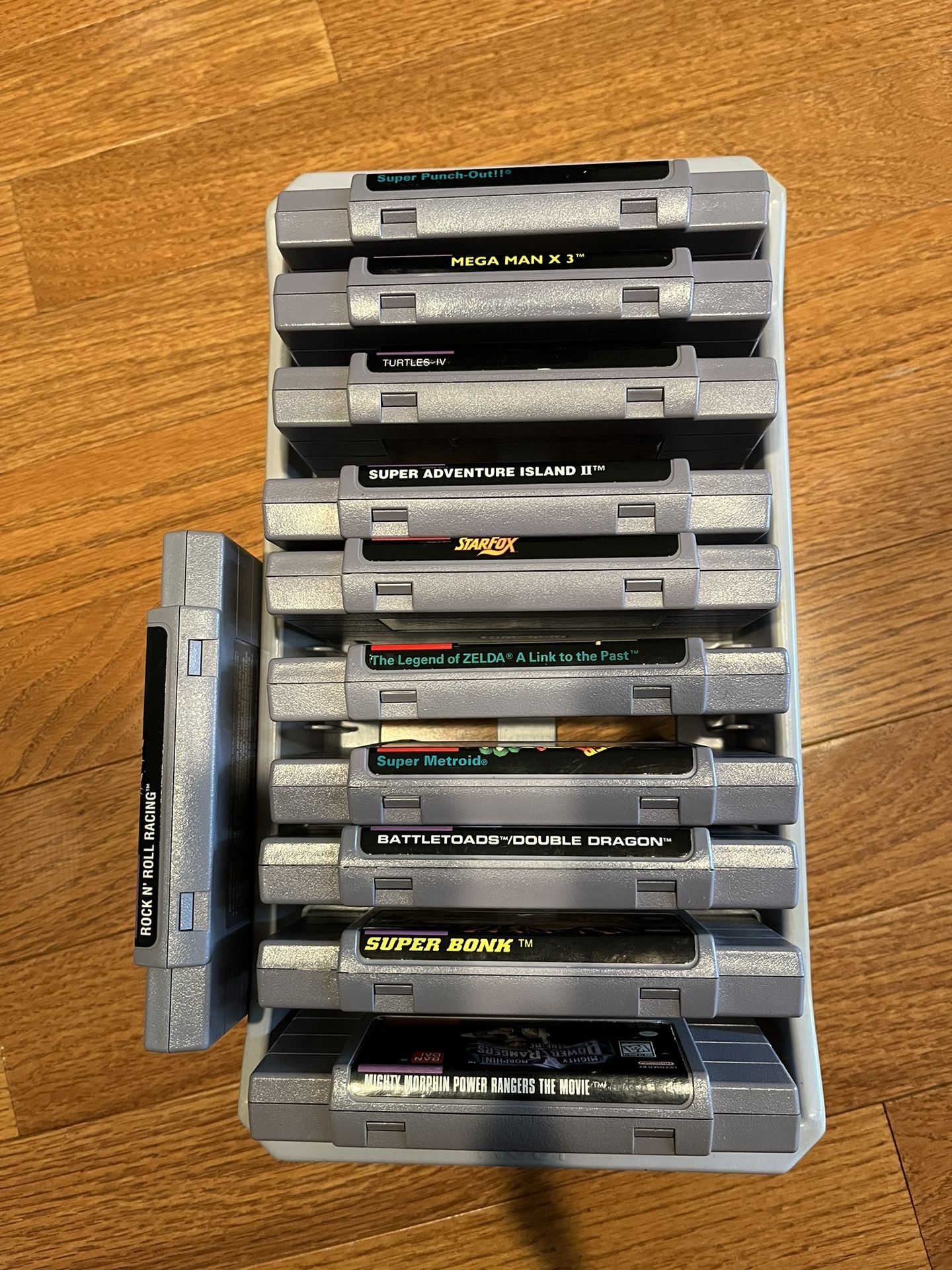 10 Super Nintendo Cartridges MINT CONDITION