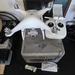 DJI PHANTOM 4