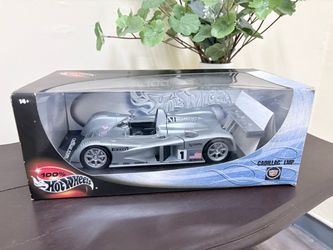 Vintage 2000 Hot Wheels Cadillac LMP Sportscar Racing  Diecast Car 1:18