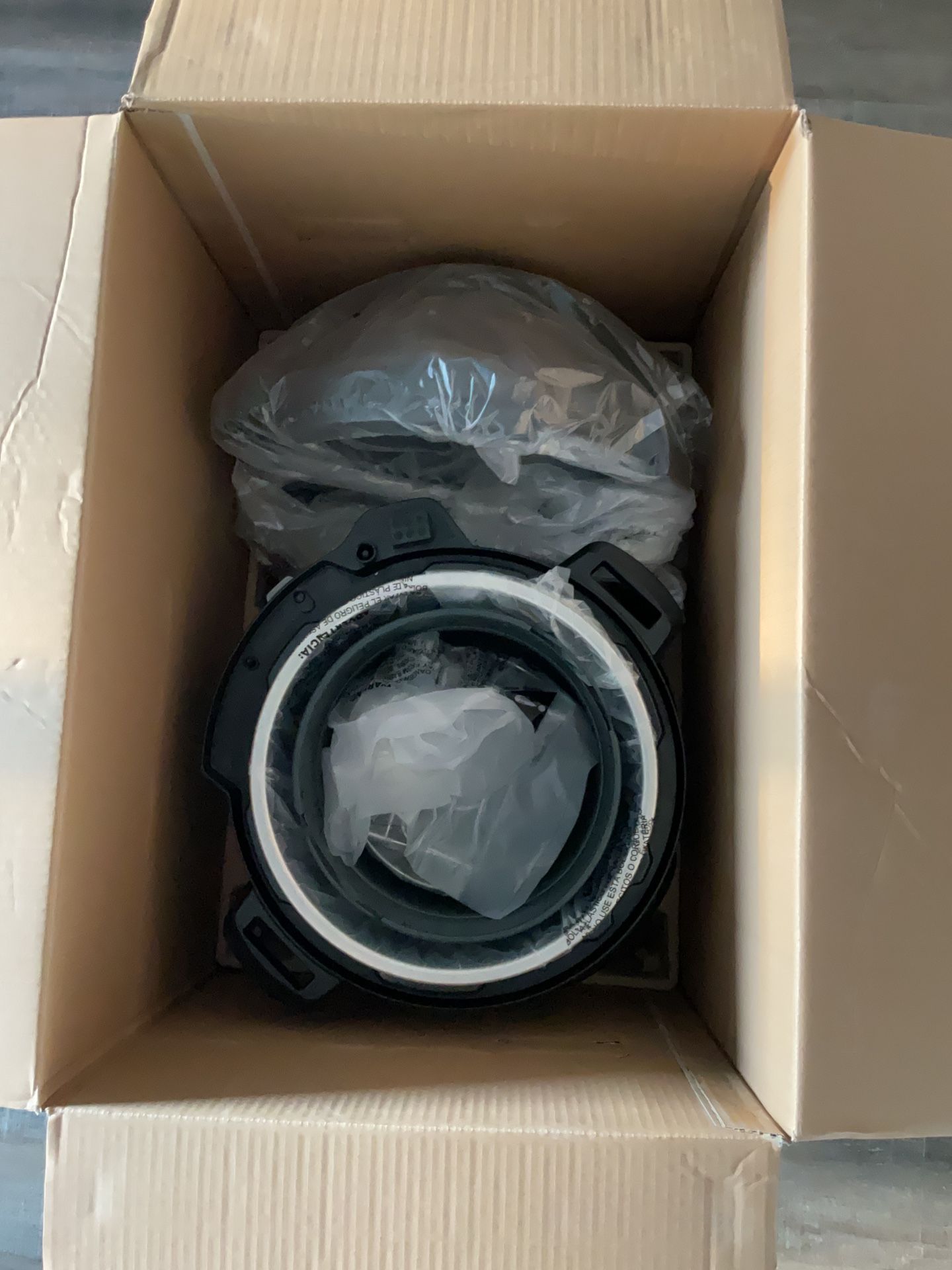 Instant Pot 8 Quarts Brand New Never Used