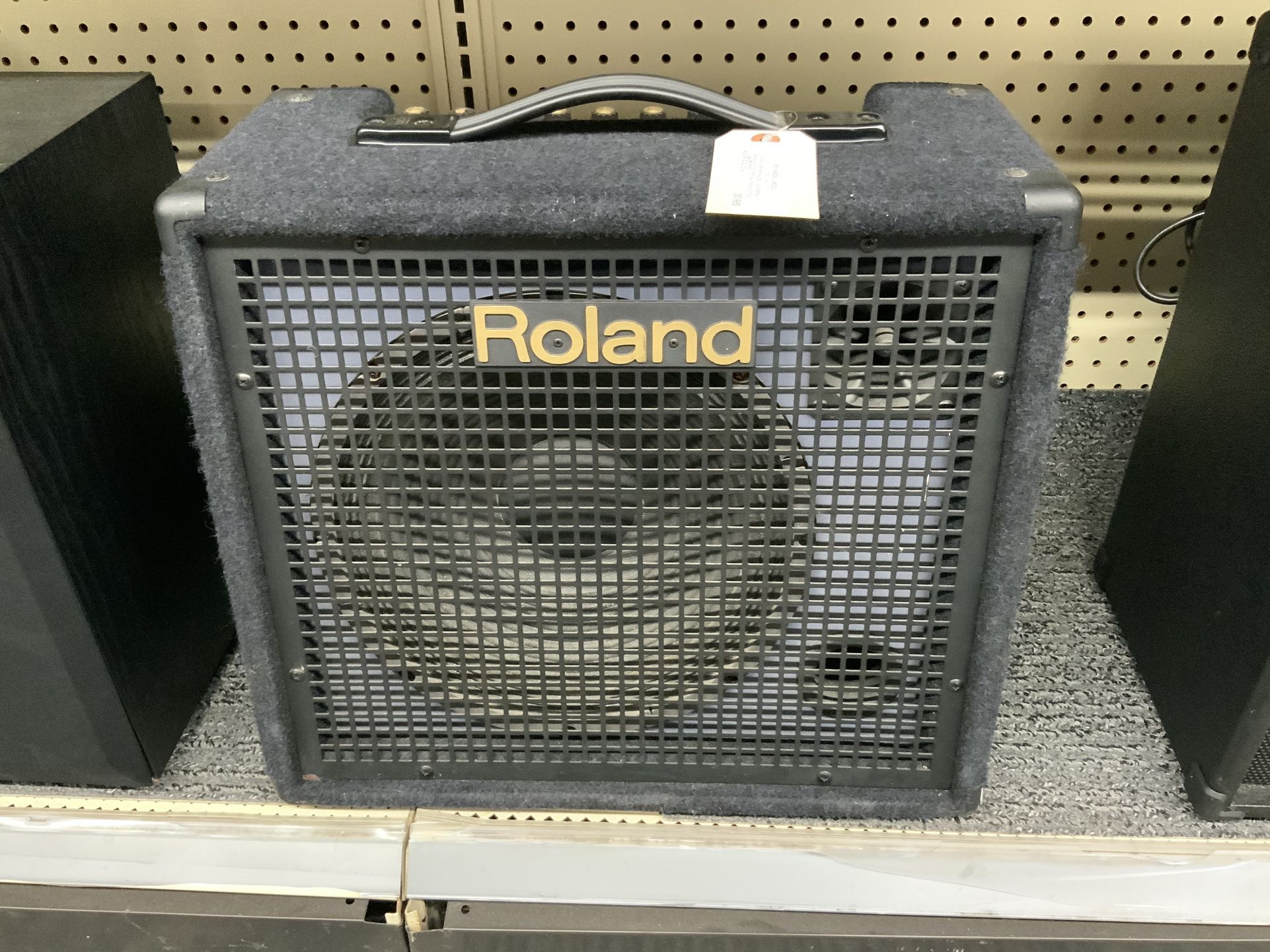 ROLAND KC-100 Keyboard Amplifier