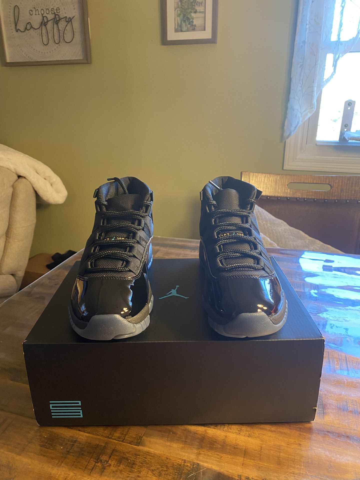 AIR JORDAN 11 GAMMA BLUE SIZE 8