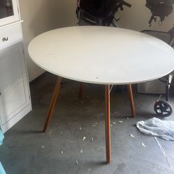 FREE Kitchen table