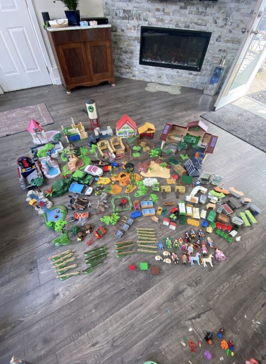 Large Lot Of Playmobil Structures, Nature, Furniture, People, Etc
