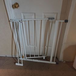 Baby and pet safety gate