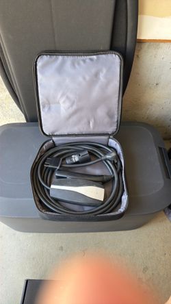 Tesla mobile connector