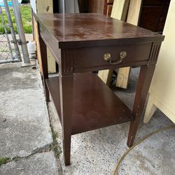 Mersman Side -End Table  23t X 23.5d X 15.5w