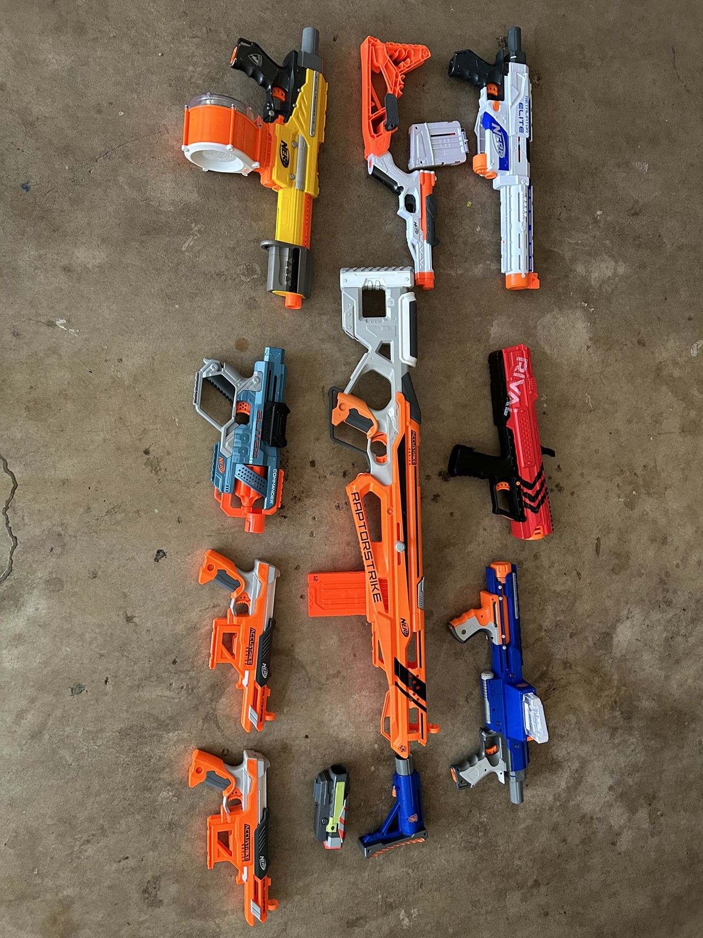 Bunch of nerf guns take em all or offer an amount for some but MAKE A OFFER