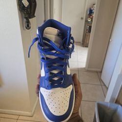 Nike Dunk High Retro SE
Kentucky (2025) Men's Size 9 Or Women's Size 10.5 Excellent Condition 