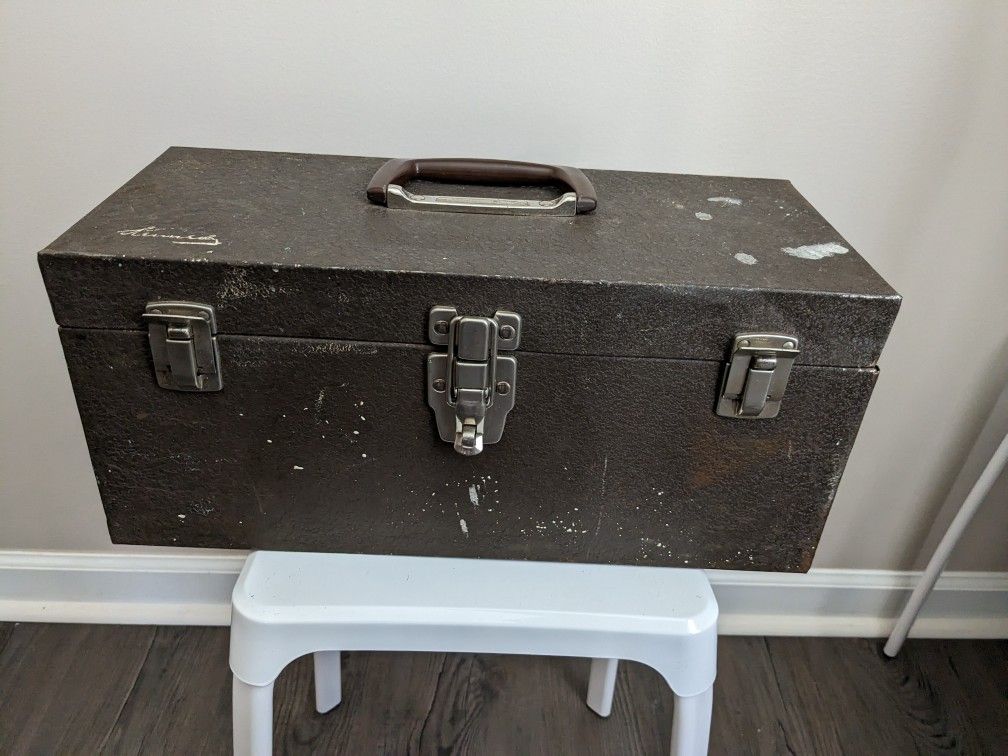 Kennedy 16 Inch Wide Vintage Toolbox 