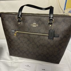 🌟Coach Shoulder Tote Bag - New🌟