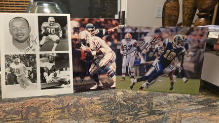 3 8x10 Autographed photos of Famous Football Players
Earl Campbell,  Mike Rozier and Austin Pettis.
