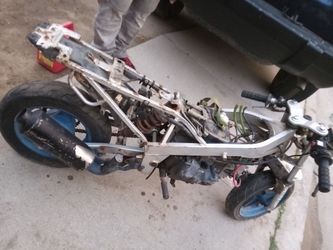Mini Bike Frame with Engine – Parts or Project
