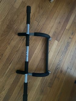 Doorway pull up bar used