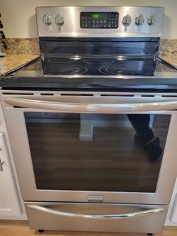 Frigidaire Electric Range