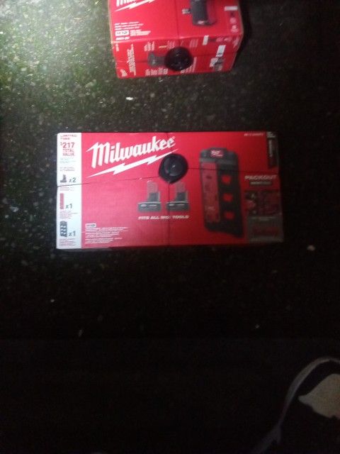 Bluetooth Milwaukee Speaker And Battery