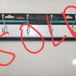 Home basics 4 DOUBLE HOOK WALL MOUNTED HANGING RACK, WHITE Create extra storage space Easy to install Screws included 

Tidy up and maximize your spac