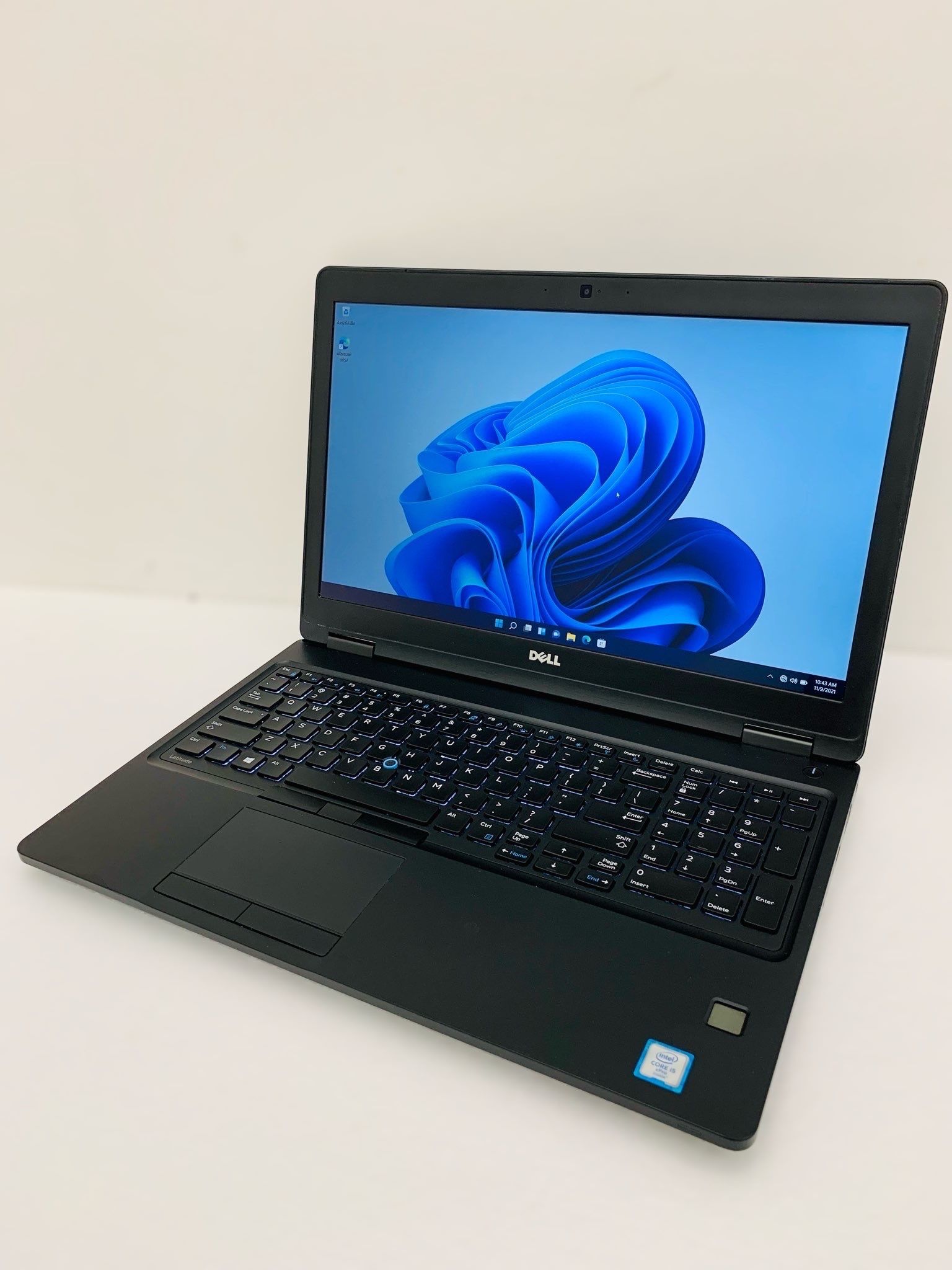 Dell i5 vPro 15.6” Touchscreen Full HD laptop / Windows 11 Pro / Camera / SSD 512GB / RAM 16GB / Bluetooth / HDMI / Antivirus / Charger / Backlit / Fi