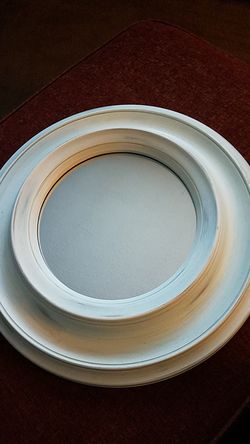 Round mirror