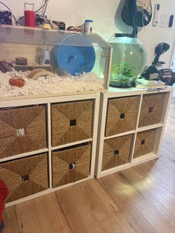 Storage cubes with baskets