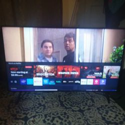 Samsung Crystal Smart Tv 43"Inch  4K Model: UN43TU700DF Smart LED-LCD (2020) Remote control Includes 