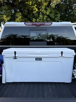 Yeti Tundra 160 Cooler