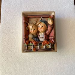 Hummel Wall Plaque 