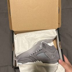 Wolf grey jordan 5s SIZE 3Y GS140$ brand new dm me if interested