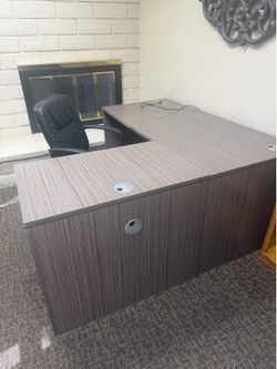 L-Shaped Wood Grain Office Desk
