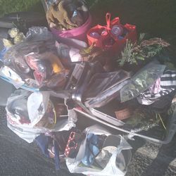 Lots Of Free Stuff ...crafting, Holiday Decor, Kids Toys And Shoes, DVD Player And More