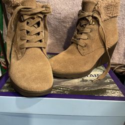 Size 8 Suede Boots 