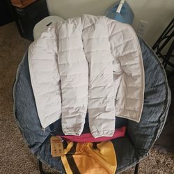 Woman's winter jacket never used 